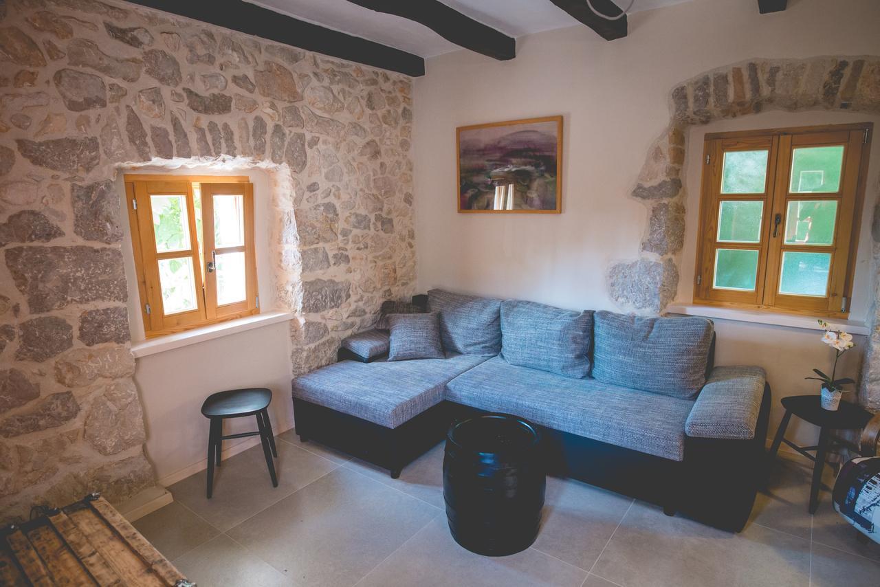 Holiday Home Jela Dobrinj Bagian luar foto