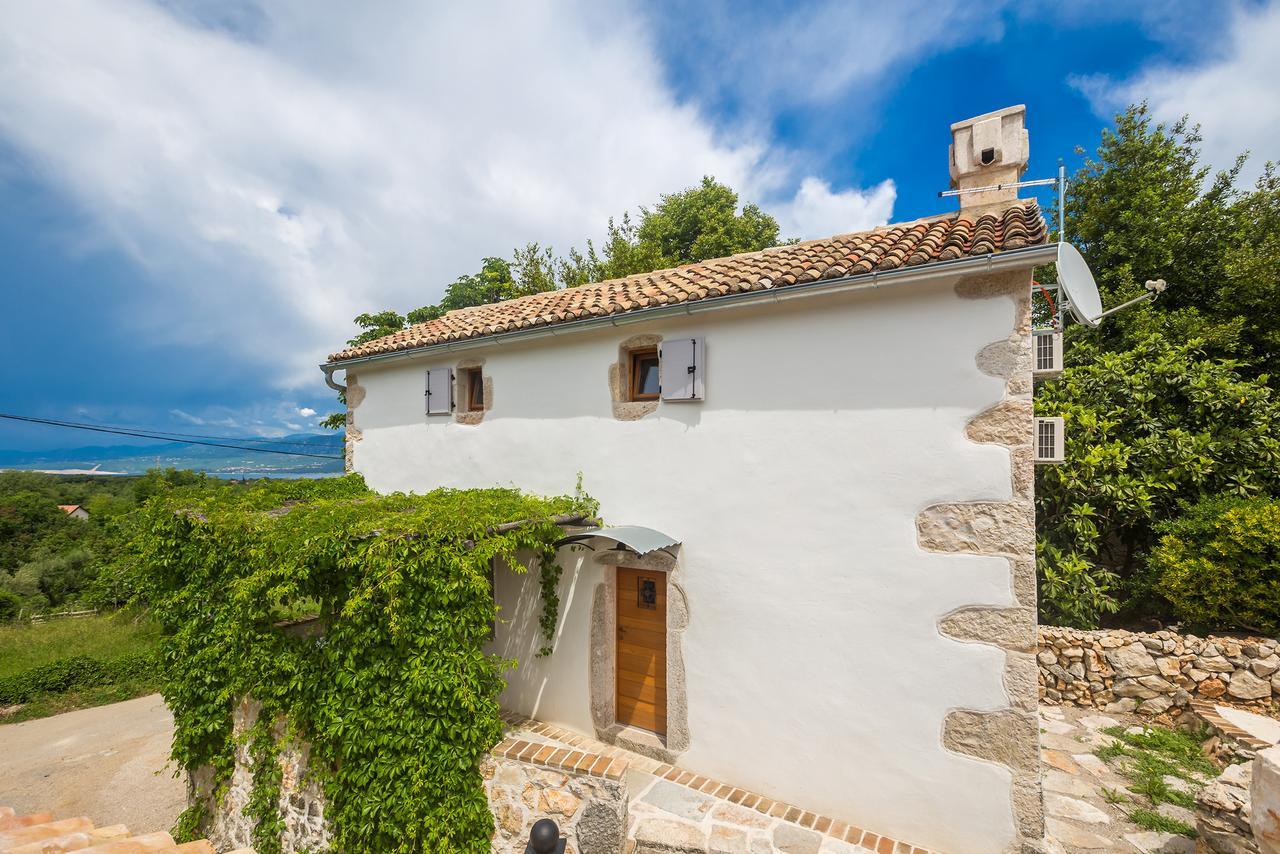 Holiday Home Jela Dobrinj Bagian luar foto