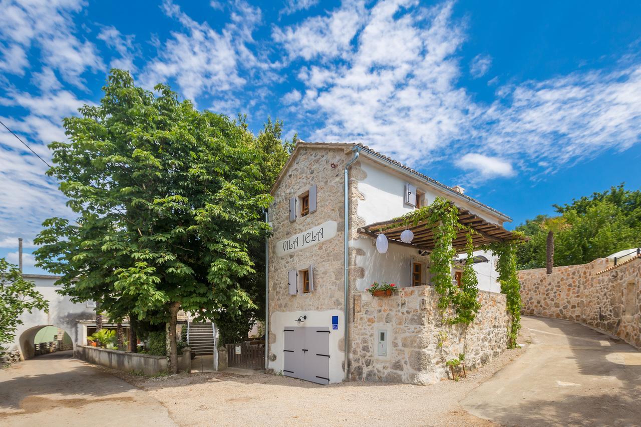 Holiday Home Jela Dobrinj Bagian luar foto