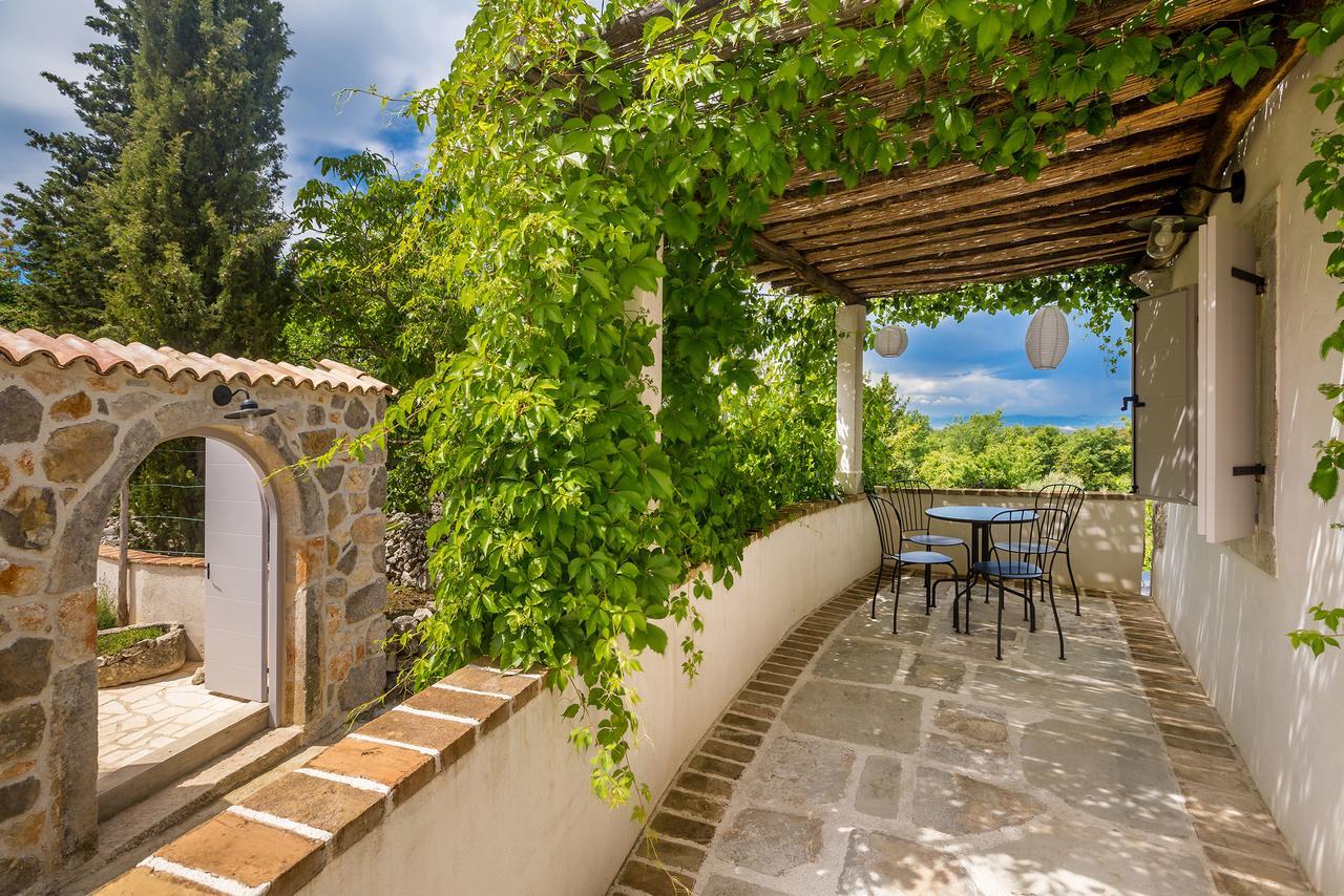 Holiday Home Jela Dobrinj Bagian luar foto