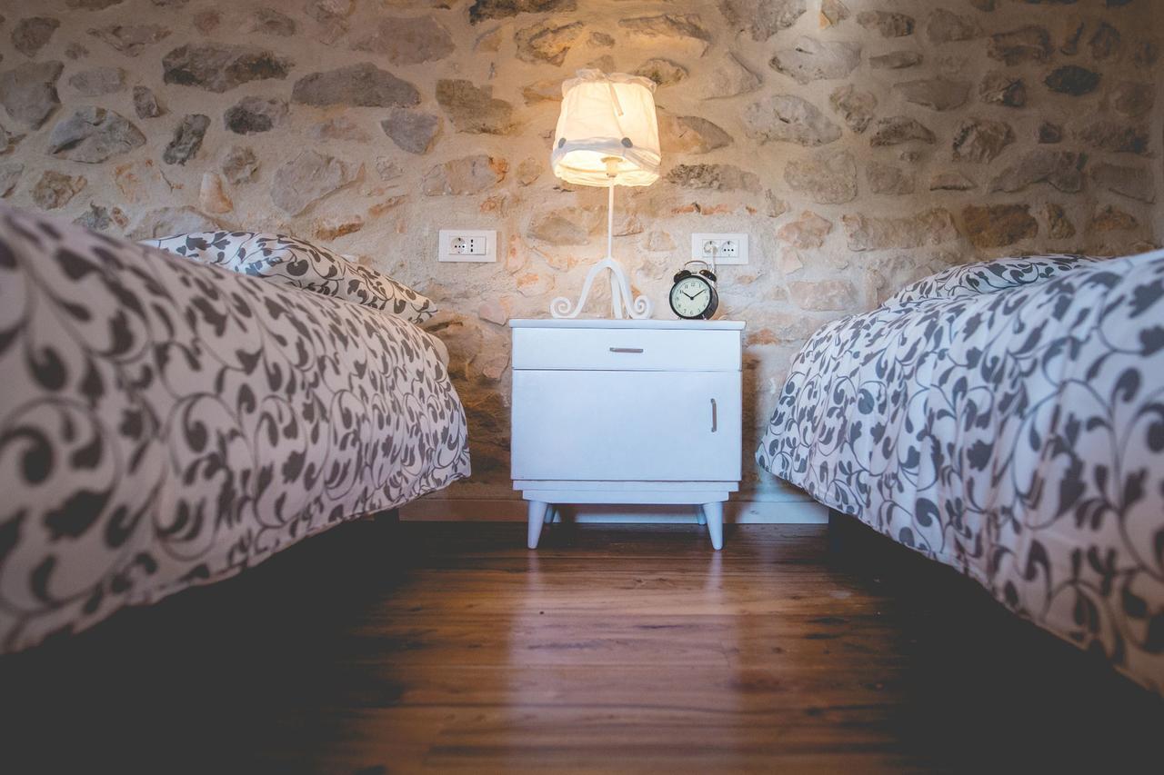 Holiday Home Jela Dobrinj Bagian luar foto
