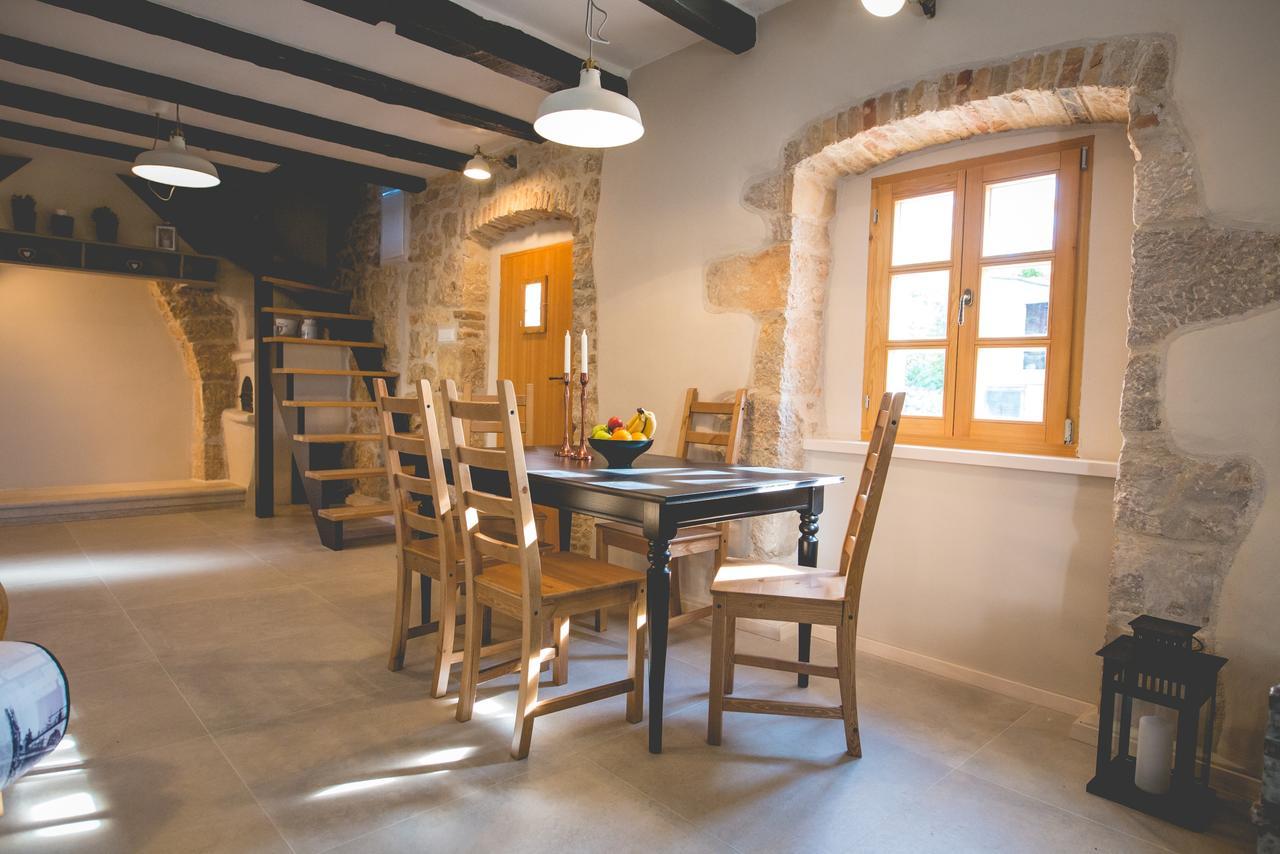 Holiday Home Jela Dobrinj Bagian luar foto